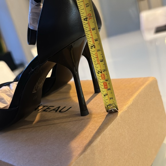 Le Chateau heels - size 36 - Picture 4 of 7